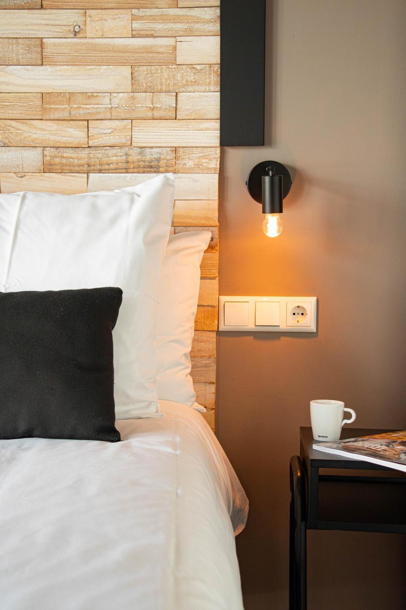 Bed, Bites & Business Hotel Роттердам Экстерьер фото